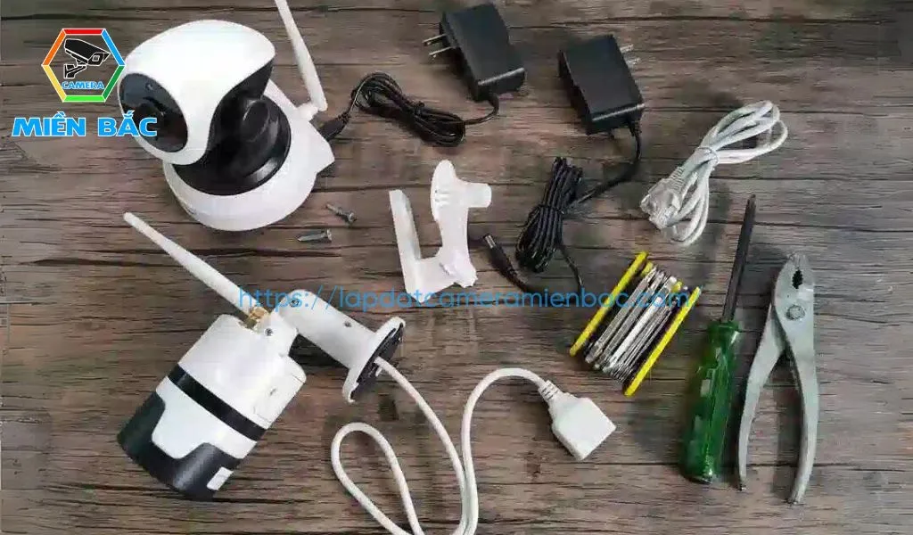 Chuẩn bị dụng cụ thi công camera: kìm bấm RJ45, khoan bê tông, thang, ghen chống cháy