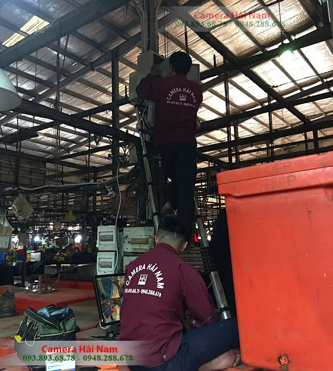 Thi công lắp đặt camera chống trộm giá rẻ thẩm mỹ tại VIỄN THÔNG GIÁ RẺ, phù hợp nhà ở và cửa hàng